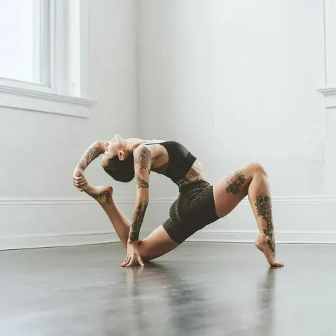 image by eleonorazampatti containing Athletic dance move, Shoulder, Physical fitness, Choreography, Joint