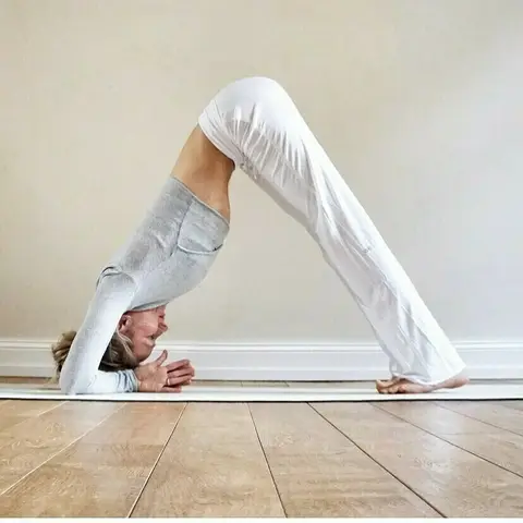 Photo shared by Ania on April 15, 2020 tagging @aloyoga. Image may contain: one or more people, shoes and indoor