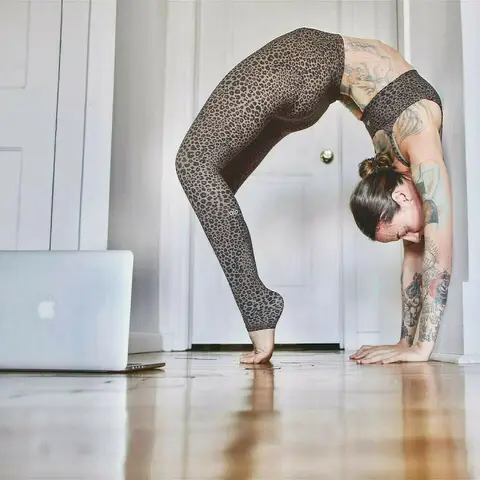 Photo shared by Eleonora Rachele Zampatti on April 15, 2020 tagging @aloyoga, @yogainspiration, @alomoves, and @yogagoals. Image may contain: one or more people, shoes and indoor