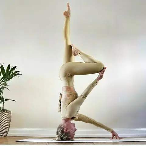 image by ania_75 containing Leg, Joint, Physical fitness, Balance, Human body