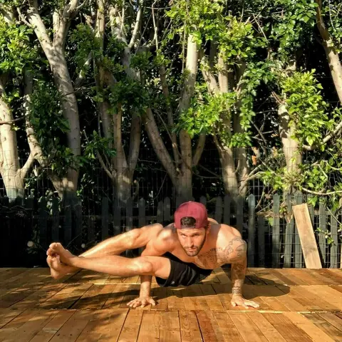 Photo by Calvin Corzine in Venice, California with @aloyoga. Image may contain: 1 person, tree and outdoor