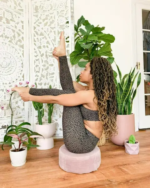 image by phyllicia.bonanno containing Flowerpot, Houseplant, Plant, Room, Long hair