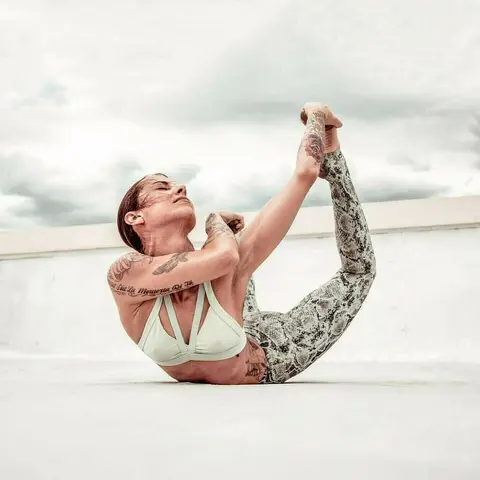 Photo shared by Eleonora Rachele Zampatti on May 07, 2020 tagging @aloyoga, and @yogainspiration. Image may contain: one or more people, sky and outdoor