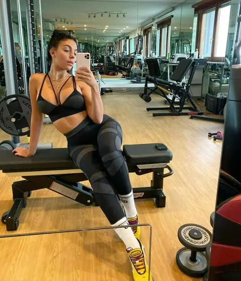 Photo shared by Georgina Rodríguez on May 12, 2020 tagging @aloyoga, and @georginagio. Image may contain: 1 person, indoor