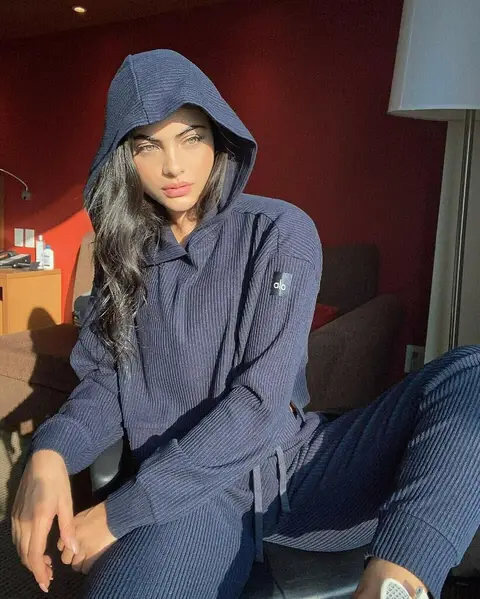 image by saraorrego containing Clothing, Outerwear, Hoodie, Hood, Cool