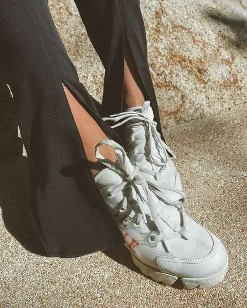 image by irinabaeva containing Brown, Human leg, White, Carmine, Black