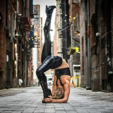 image by robinmartinyoga containing Shoulder, Building, Flash photography, Street fashion, Thigh