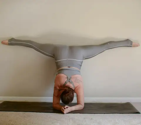 image by joe_lizzzzzz_yoga containing Stomach, Waist, Knee, Gesture, Wood