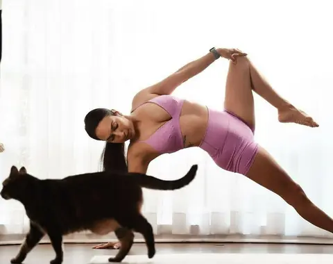 image by gabriella.dondero containing Cat, Shoulder, Knee, Carnivore, Thigh