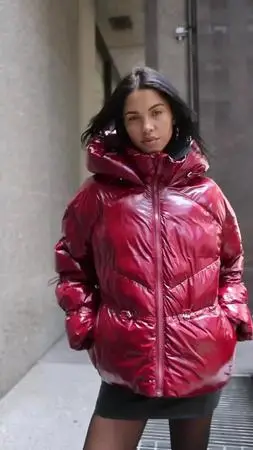 video by daianesodre containing Face, Outerwear, Purple, Sleeve, Street fashion