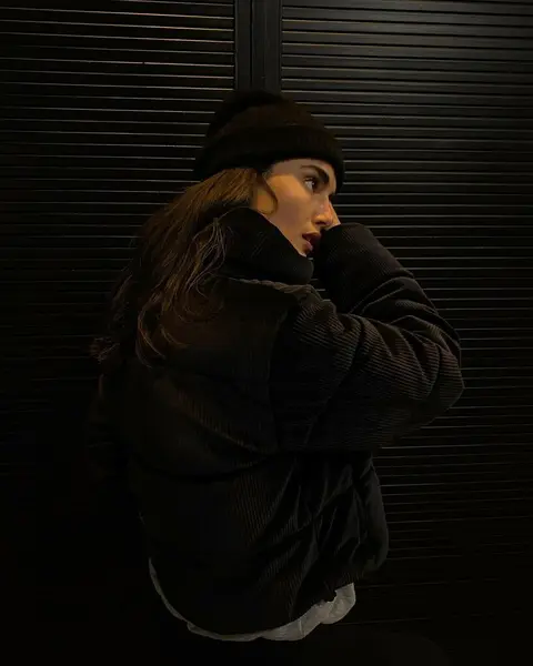image by blancapadilla containing Flash photography, Cap, Grey, Wood, Headgear