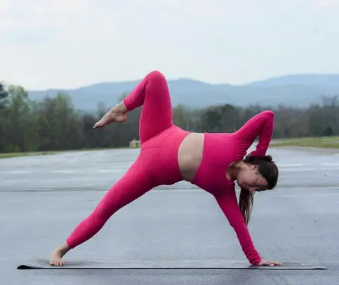 image by joe_lizzzzzz_yoga containing Yoga mat, yoga pant, Sky, Active pants, Human body