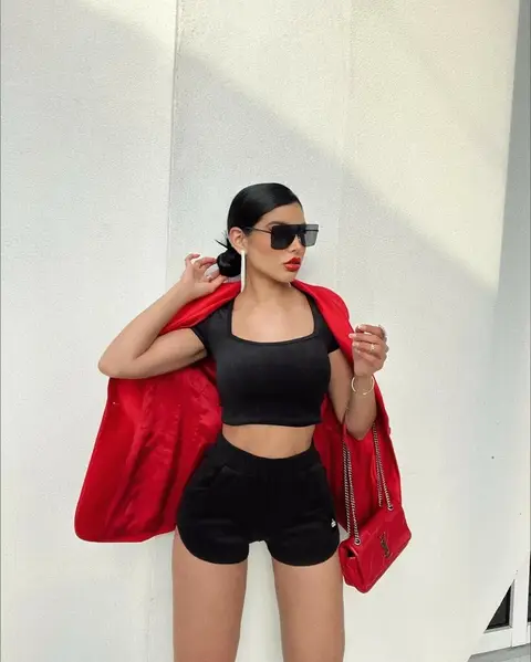 image by ninoskavasqueza containing Glasses, Sunglasses, Eyewear, Neck, Lipstick