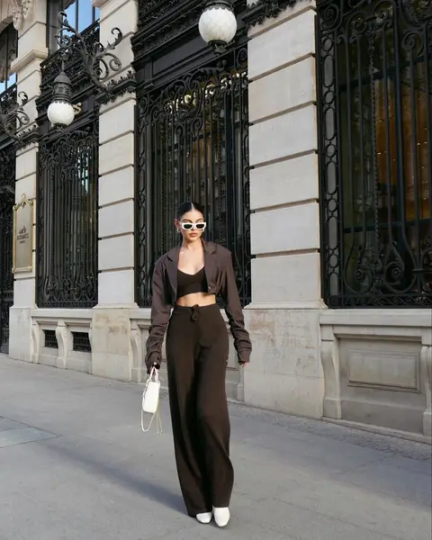 image by ninoskavasqueza containing Sunglasses, Vision care, Sleeve, Waist, Eyewear