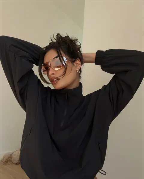 image by giizeleoliveira containing Glasses, Vision care, Flash photography, Neck, Sleeve