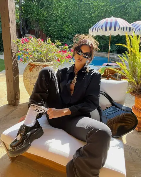 image by giizeleoliveira containing Footwear, Glasses, Plant, Leg, Vision care