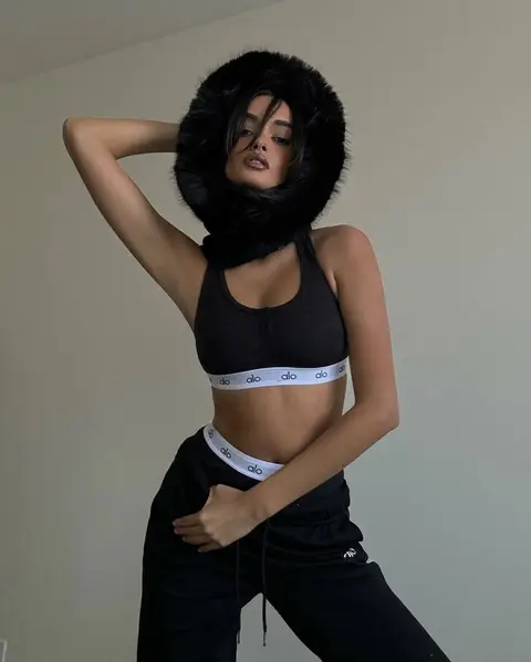 image by giizeleoliveira containing woman, pose, black, wear, girl