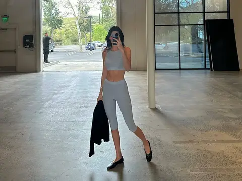 image by kendalljenner containing woman, gym, gray, pillar, legging