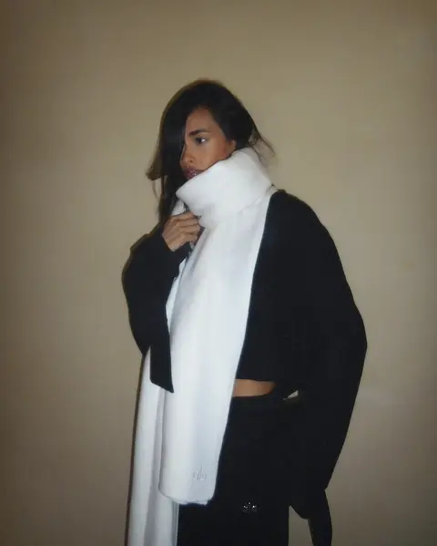 image by giizeleoliveira containing woman, white, wear, black, coat