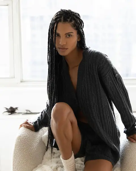 image by daianesodre containing woman, sit, black, chair, hair