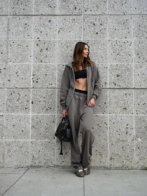 image by ludidelfino containing woman, wall, gray, stand, crop top