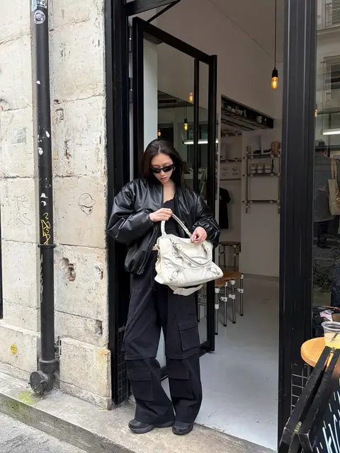 image by hoiinni containing woman, stand, handbag, black, bag